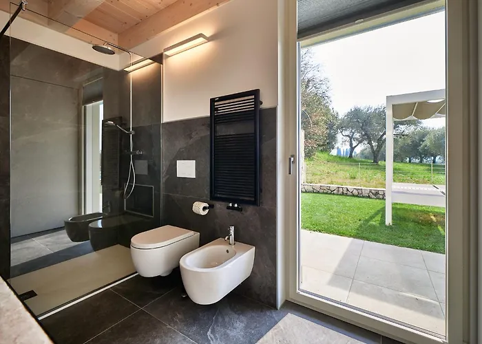 Sunny Бардолино