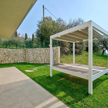 Sunny Μπαρντολίνο